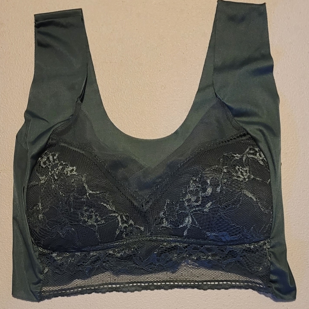 Sweet Lace Seamless Bralette in Dark Green, 3 XL Fits Like Large